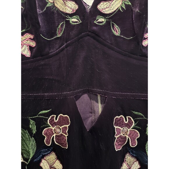 Fashion Nova Purple Velvet Mini Dress Floral Embroidery Cutout Zipper Size Small - Picture 3 of 10